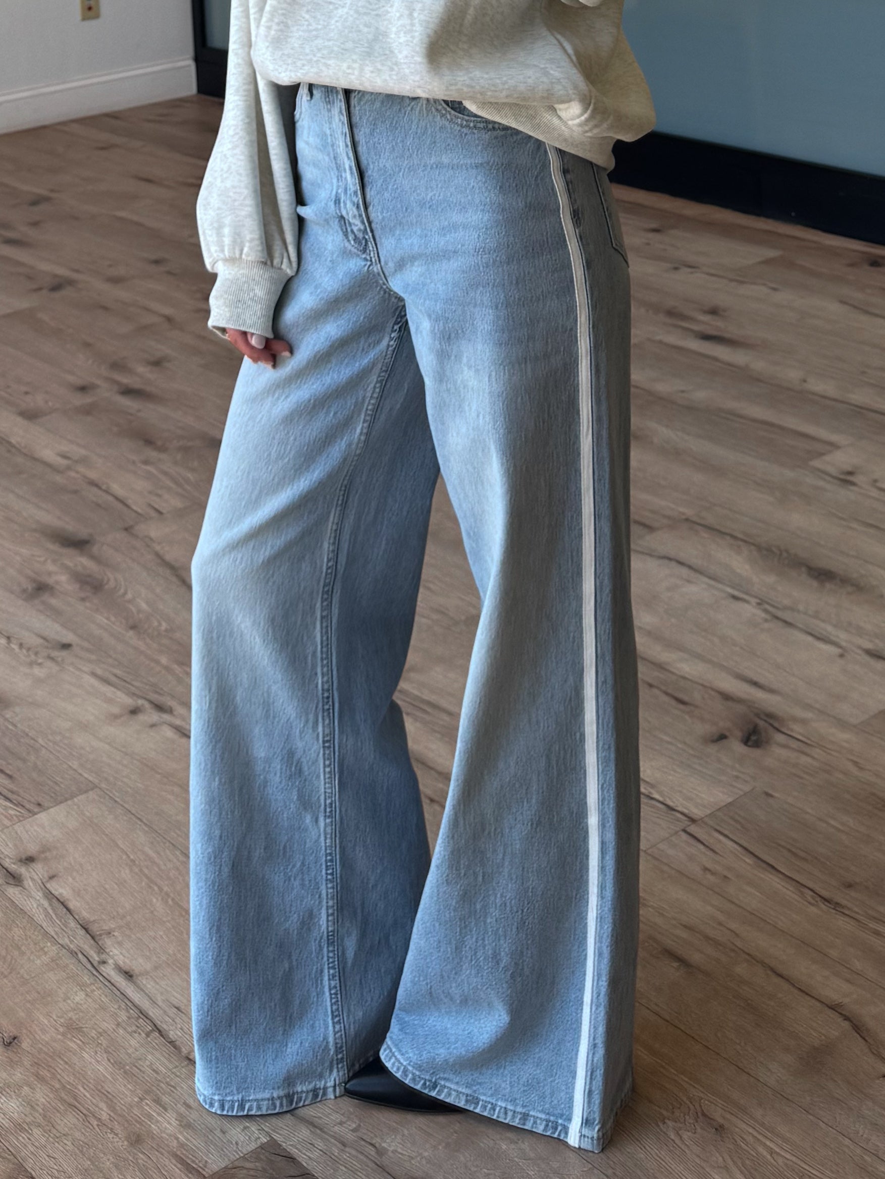 Sideline Wide Leg Jeans | RESTOCK