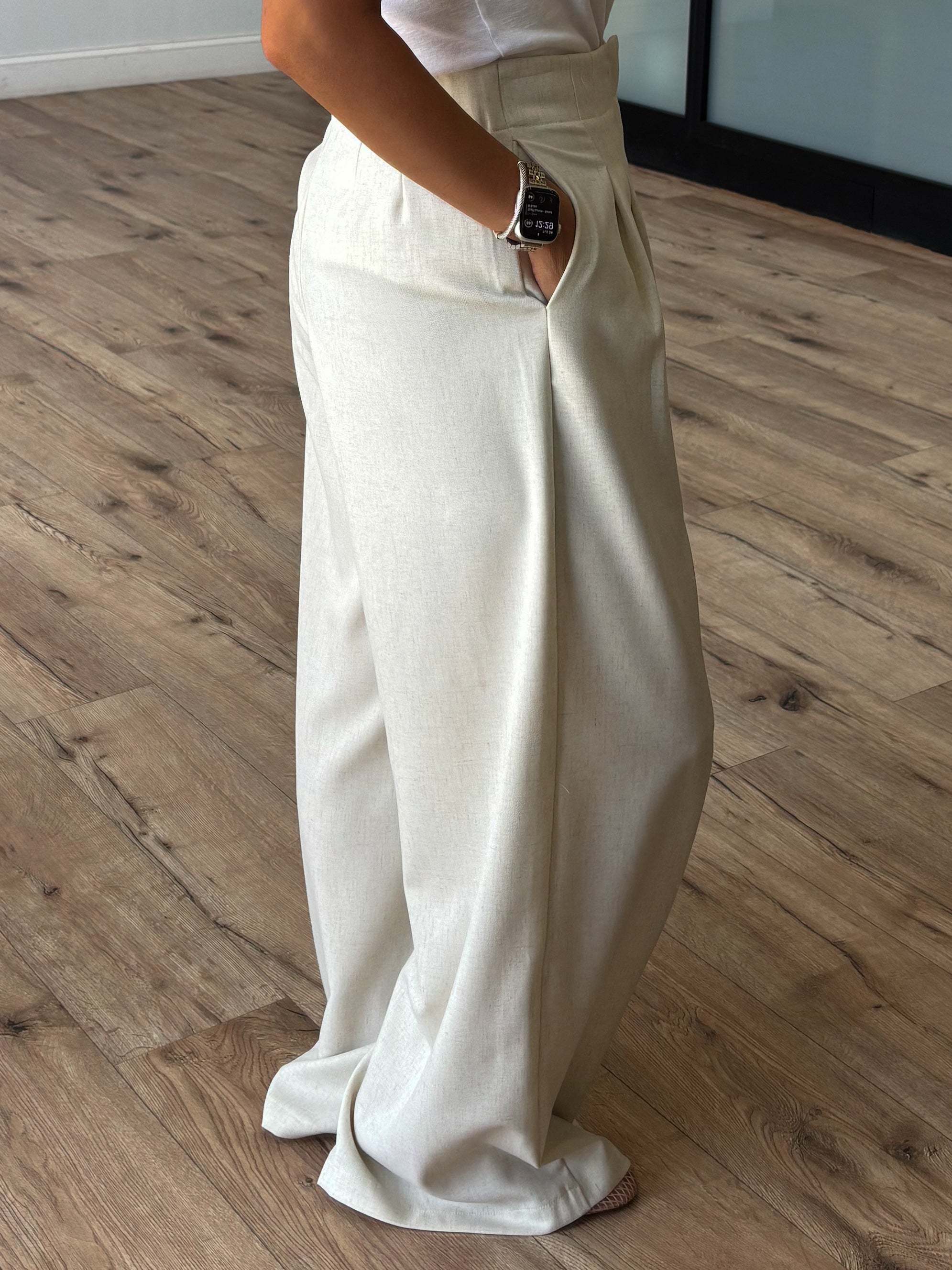 Editor Pintuck Pants