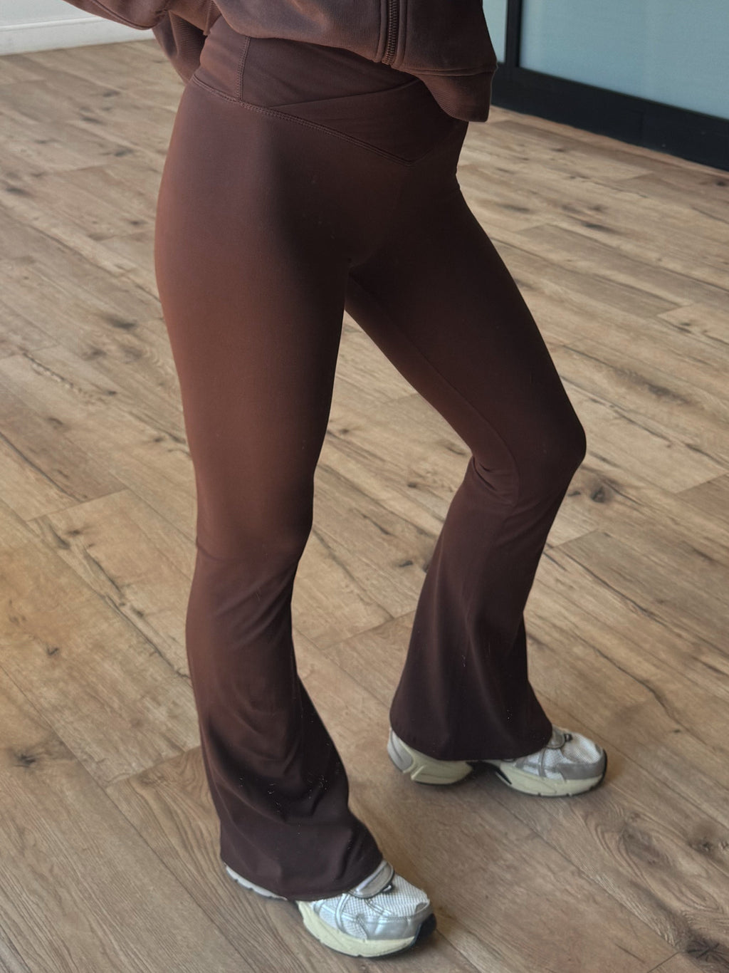 Karma Flare Leggings | Espresso