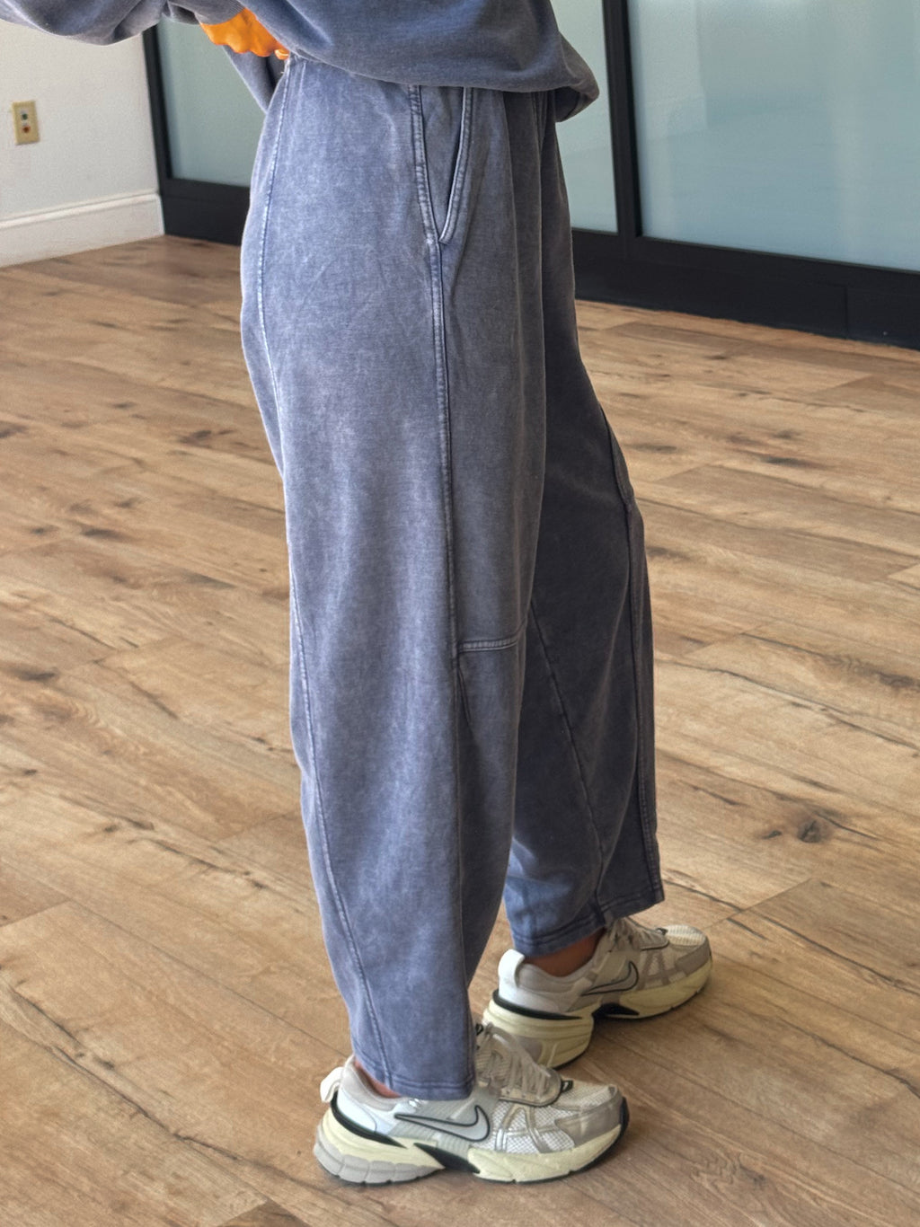 Movement Barrel Sweatpants | Navy