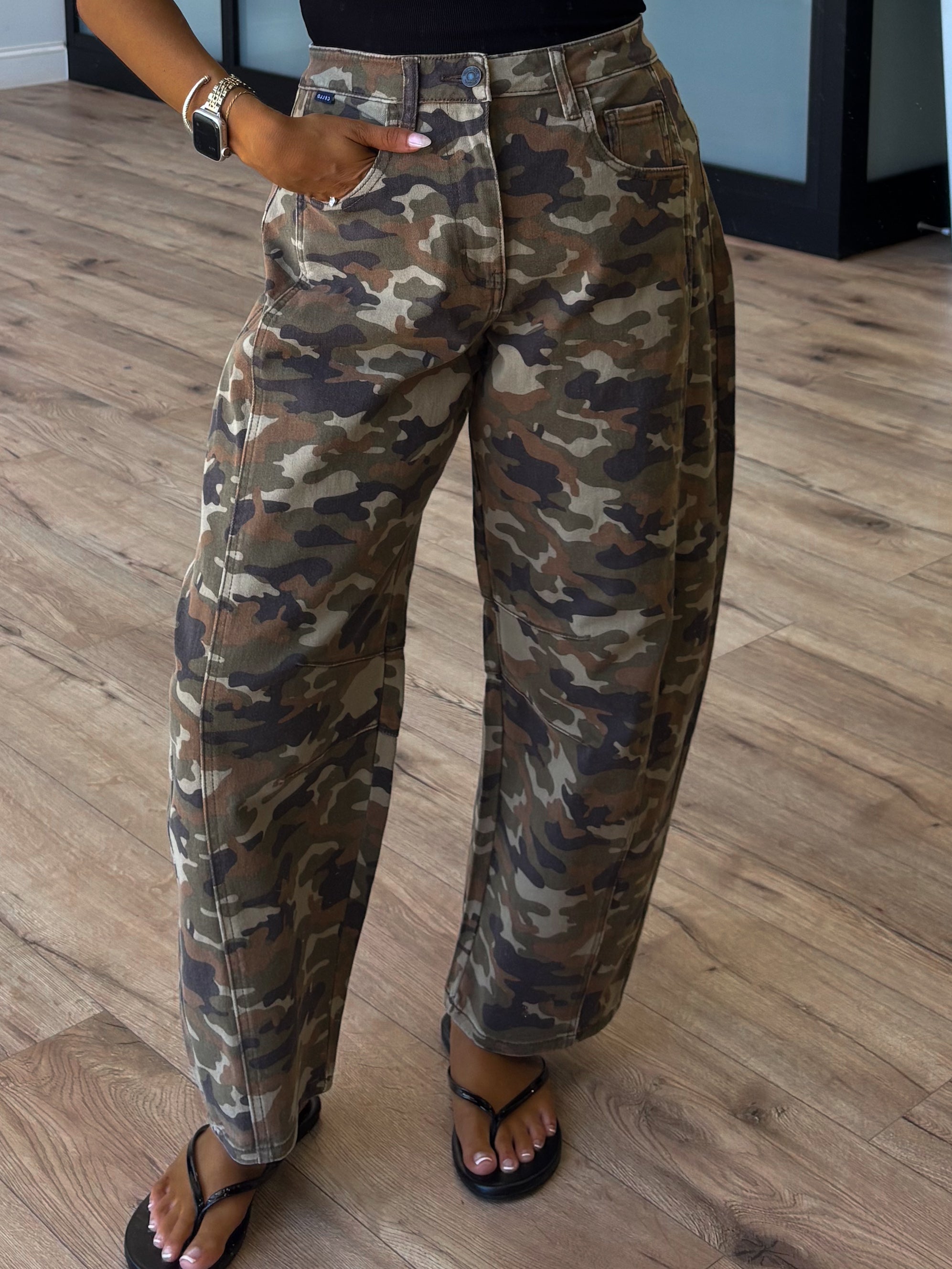 Out Of Sight Camo Barrel Jeans