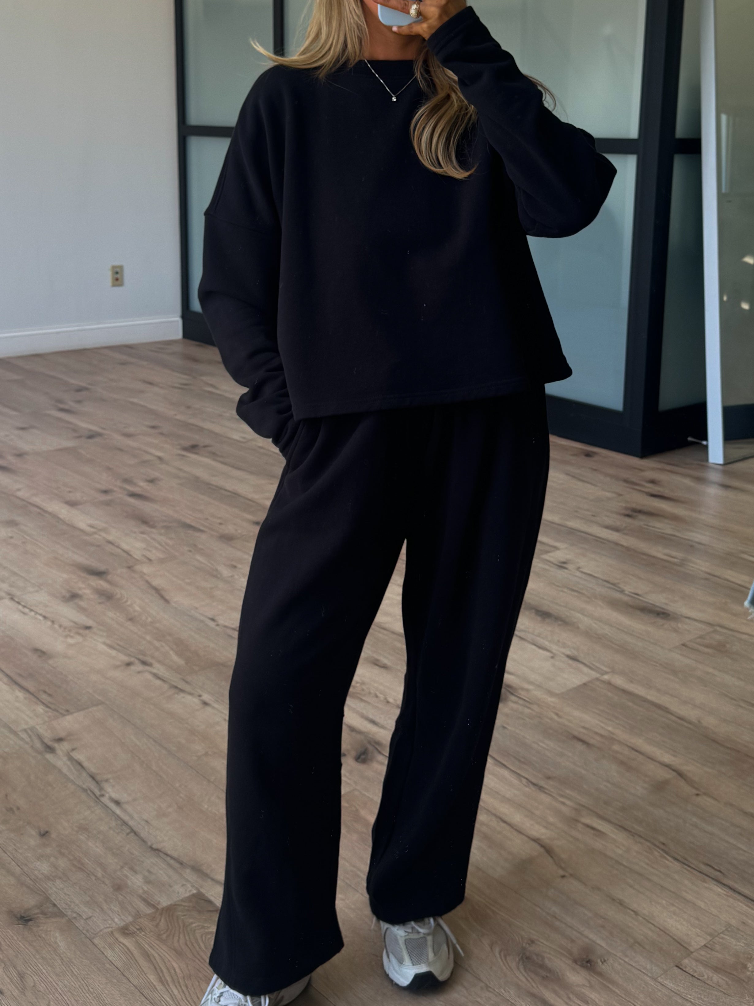 Serene Lounge Sweatshirt | Black