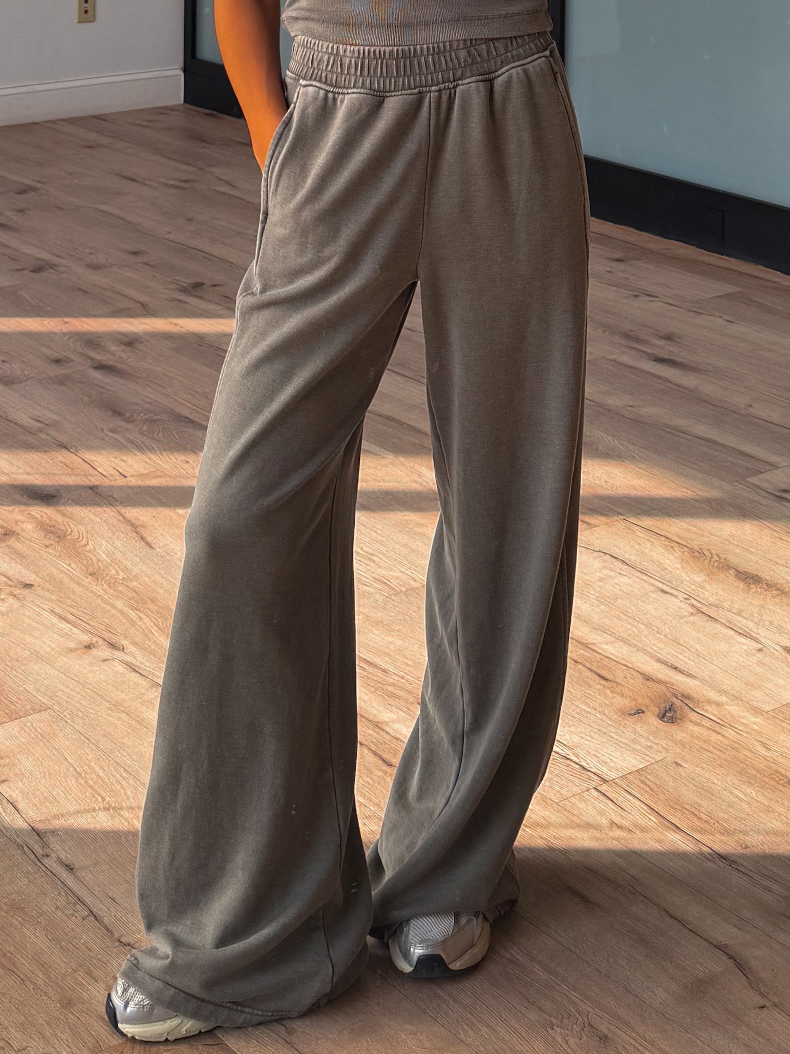 Mineral Mist Lounge Sweatpants | Olive