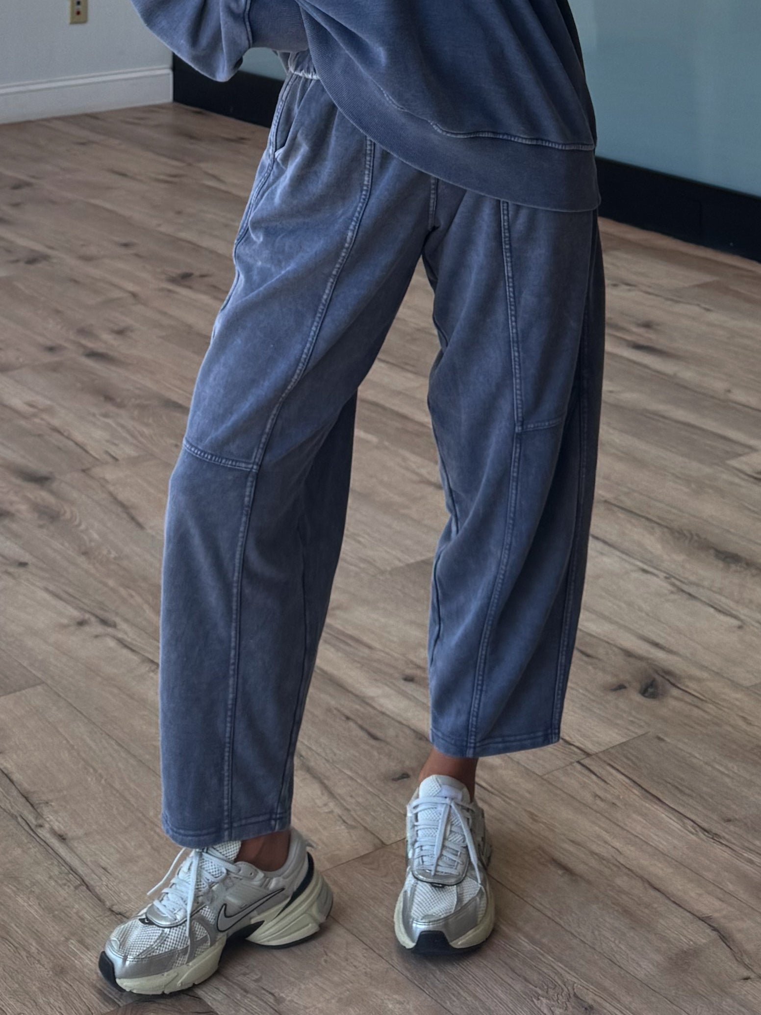 Movement Barrel Sweatpants | Navy