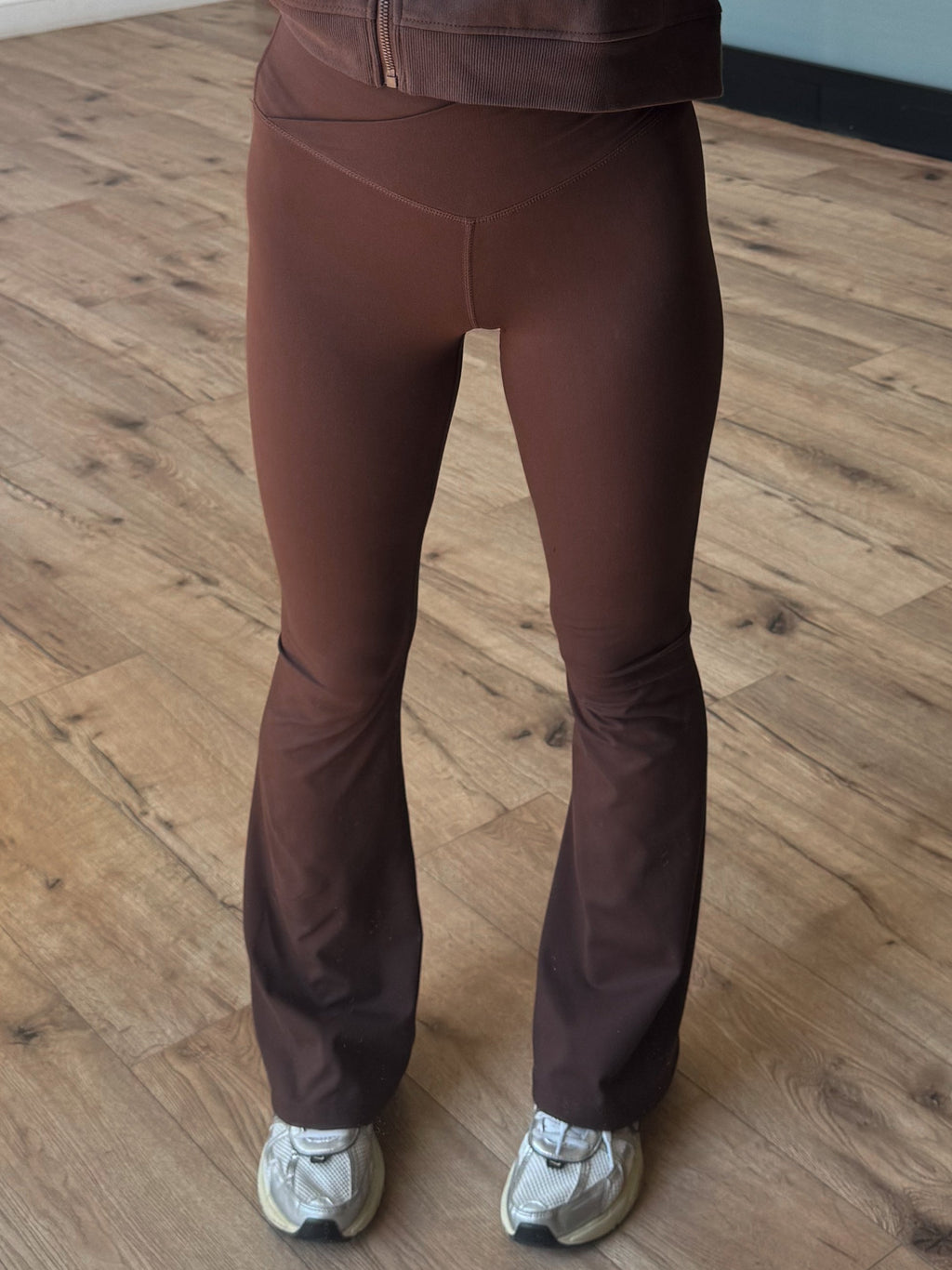 Karma Flare Leggings | Espresso